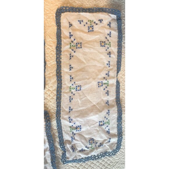 Vintage blue lace and flower cross stitch doilies set of 3 - Picture 10 of 14